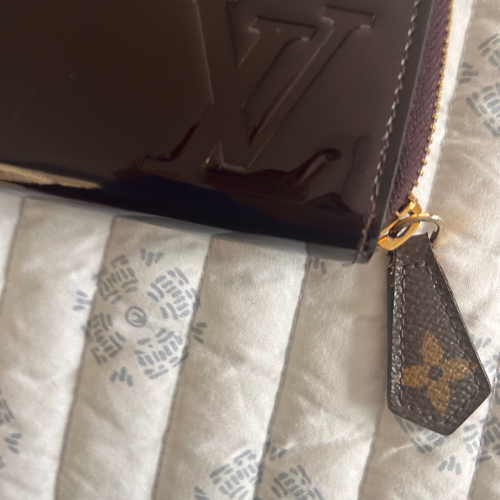 Authentic💄 Louis Vuitton Magenta Miroir Clemence Patent Leather Wallet - Picture 14 of 17